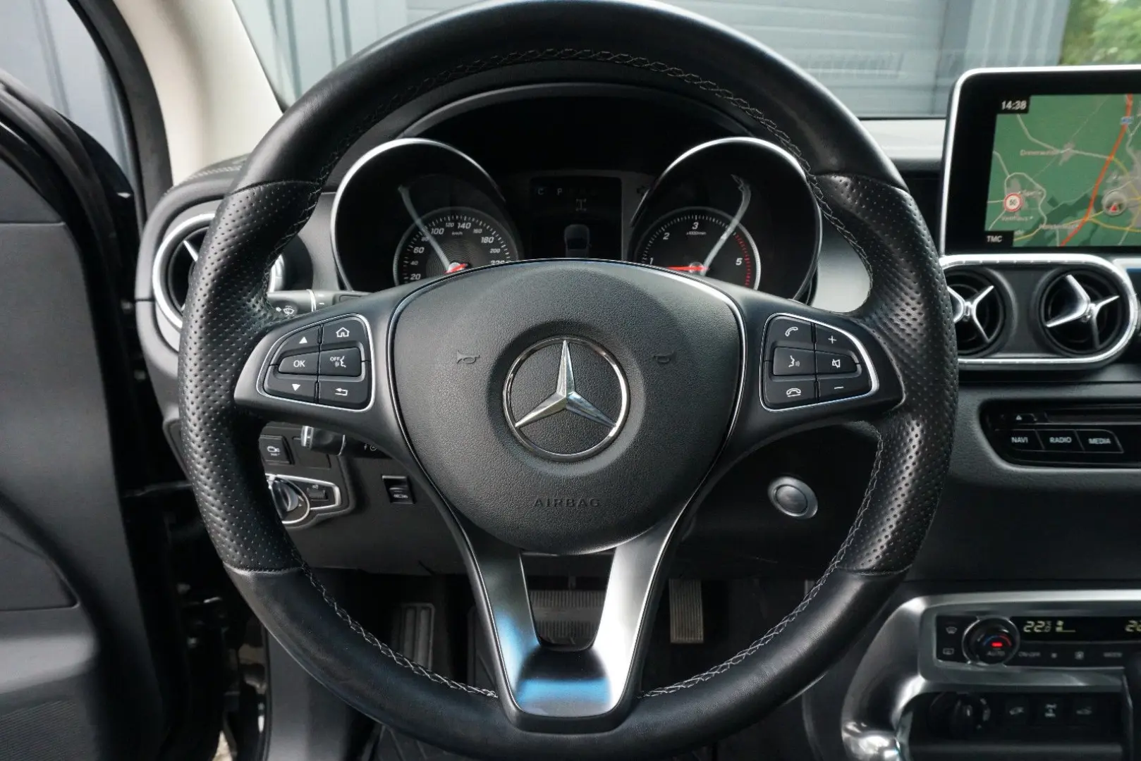 X 350d 4Matic DOKA Edition Power 360  Leder LED