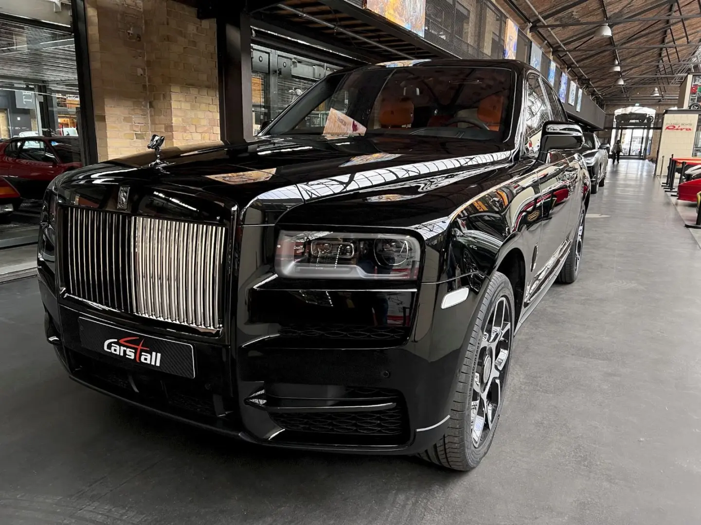 Cullinan Black Badge MY24  Mandarin  4 seat spec