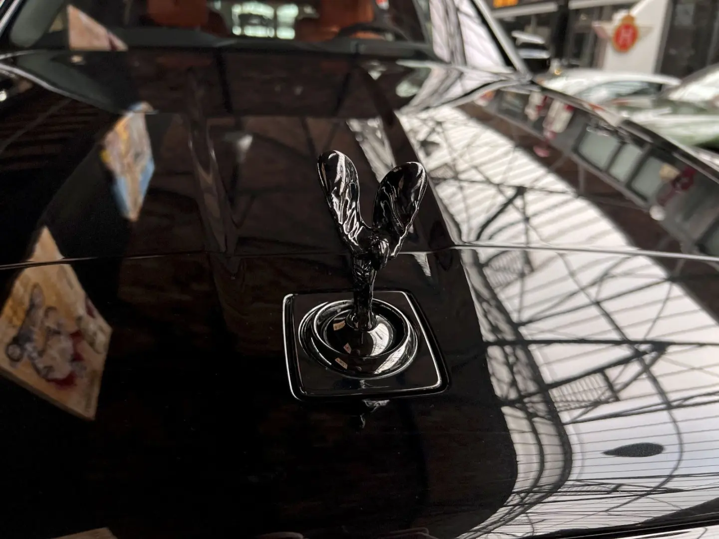 Cullinan Black Badge MY24  Mandarin  4 seat spec