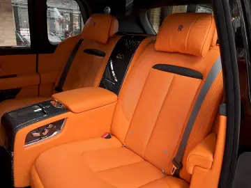 Cullinan Black Badge MY24  Mandarin  4 seat spec