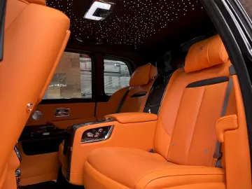 Cullinan Black Badge MY24  Mandarin  4 seat spec