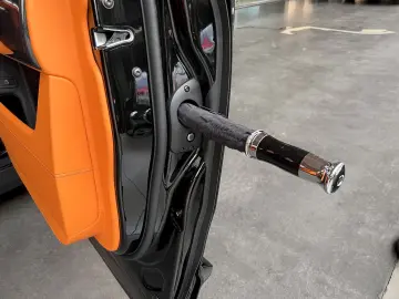 Cullinan Black Badge MY24  Mandarin  4 seat spec