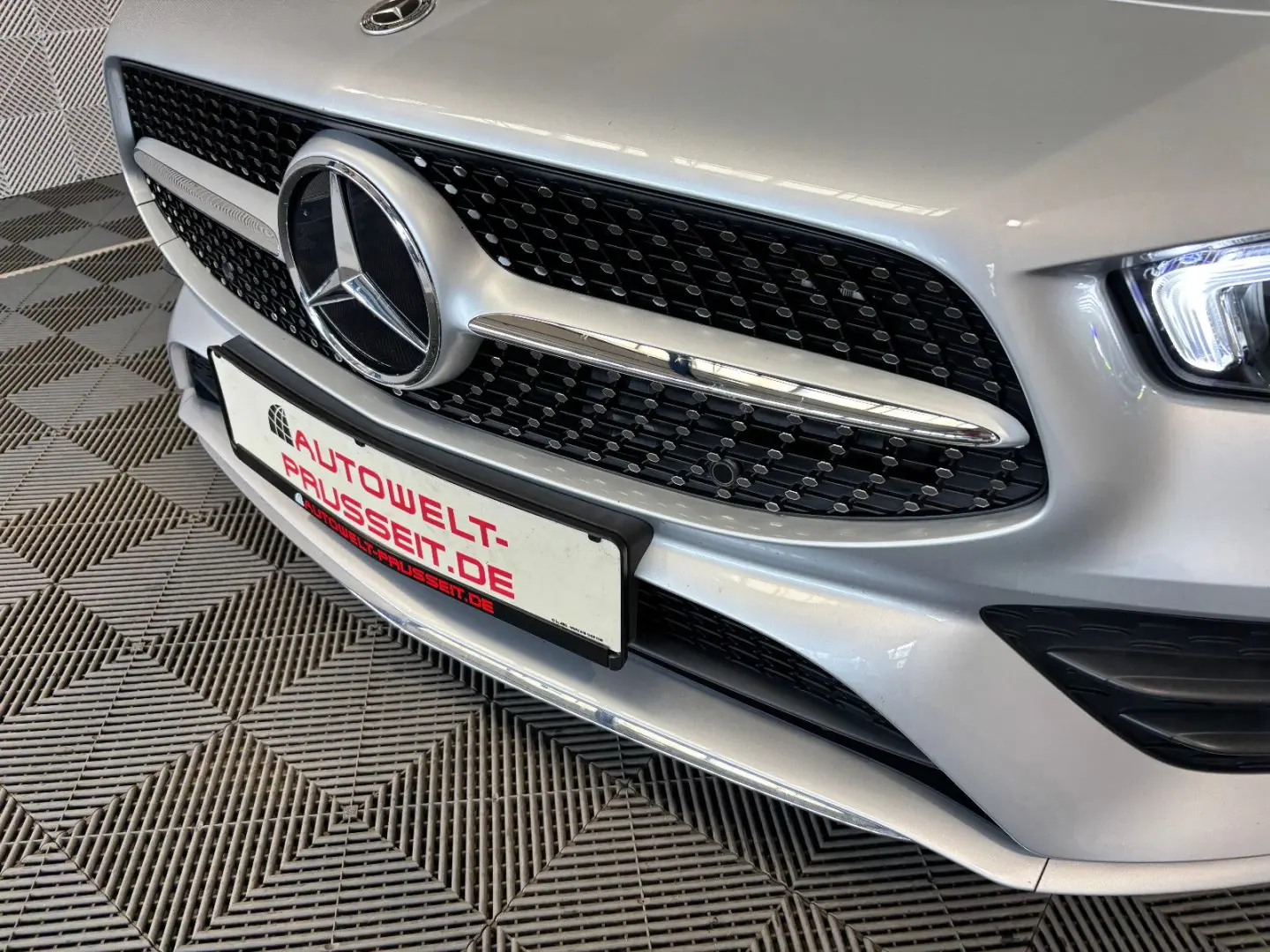CLA 250 AMG PANO-R.KAM-TEMPO-LED-AHK-AMBIENTE-19