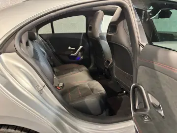 CLA 250 AMG PANO-R.KAM-TEMPO-LED-AHK-AMBIENTE-19