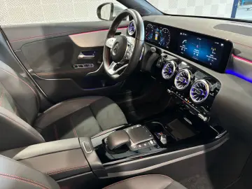CLA 250 AMG PANO-R.KAM-TEMPO-LED-AHK-AMBIENTE-19