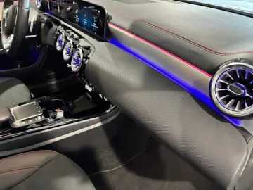 CLA 250 AMG PANO-R.KAM-TEMPO-LED-AHK-AMBIENTE-19