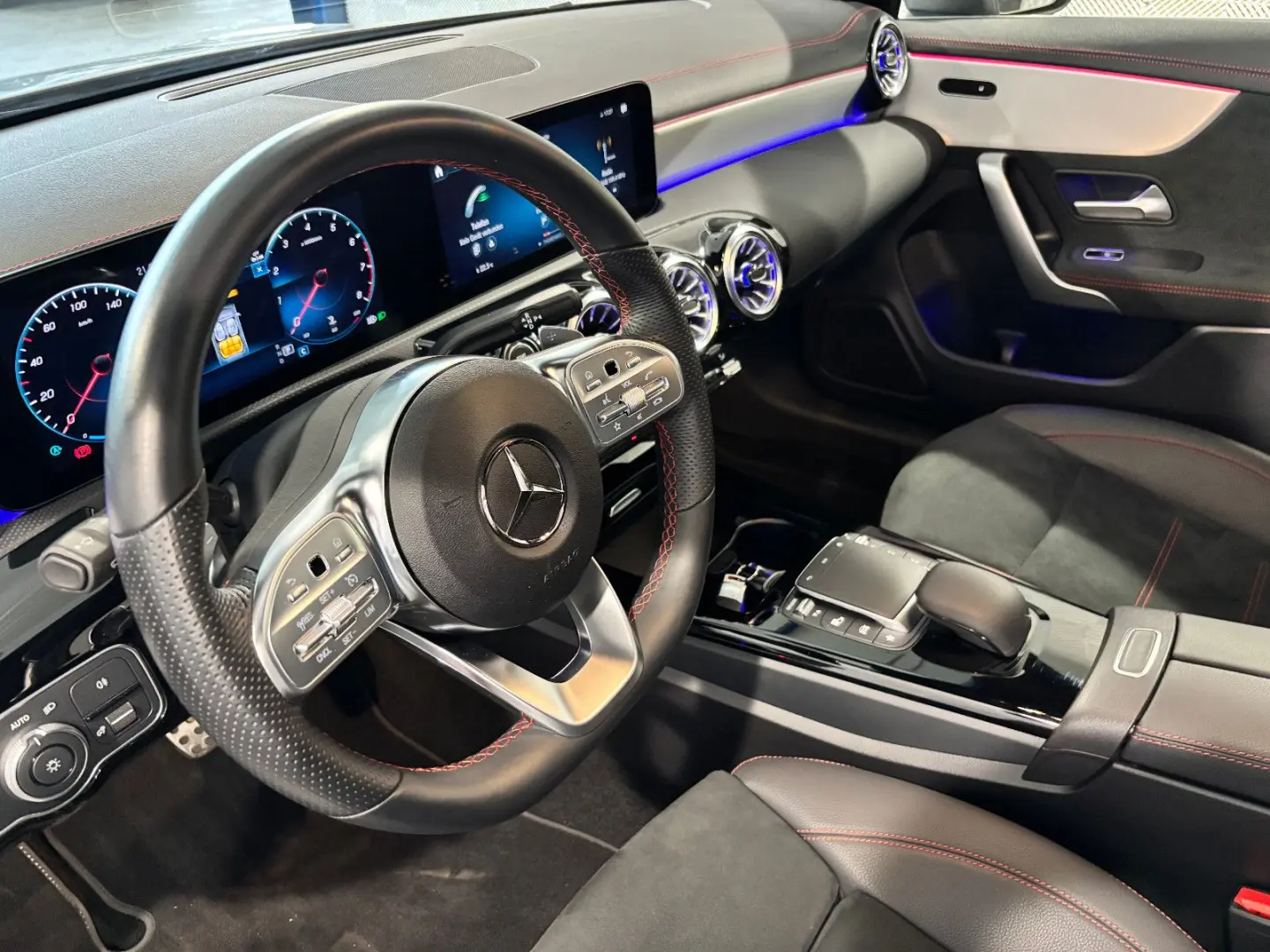 CLA 250 AMG PANO-R.KAM-TEMPO-LED-AHK-AMBIENTE-19