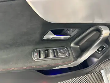 CLA 250 AMG PANO-R.KAM-TEMPO-LED-AHK-AMBIENTE-19