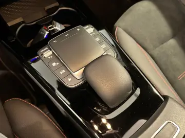 CLA 250 AMG PANO-R.KAM-TEMPO-LED-AHK-AMBIENTE-19