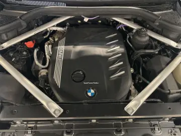 X5 xDrive40d LiveCockpitProf PDC LED Sitzheizung