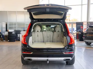 Volvo XC 90 T8