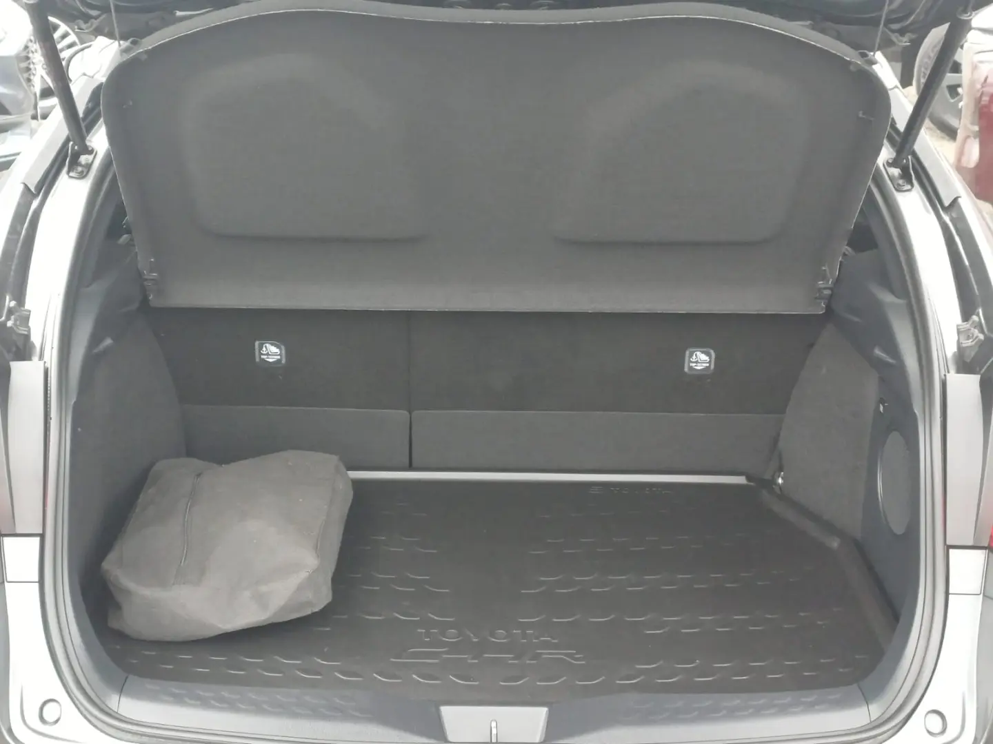 Toyota CHR 2.0 hybrid 184 cp CVT Classy
