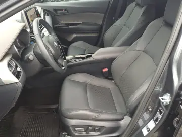 Toyota CHR 2.0 hybrid 184 cp CVT Classy