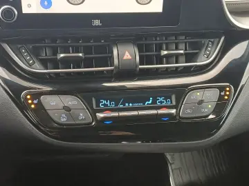Toyota CHR 2.0 hybrid 184 cp CVT Classy