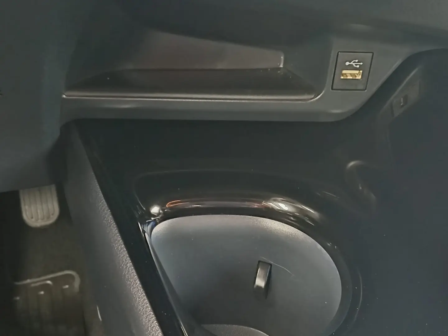 Toyota CHR 2.0 hybrid 184 cp CVT Classy