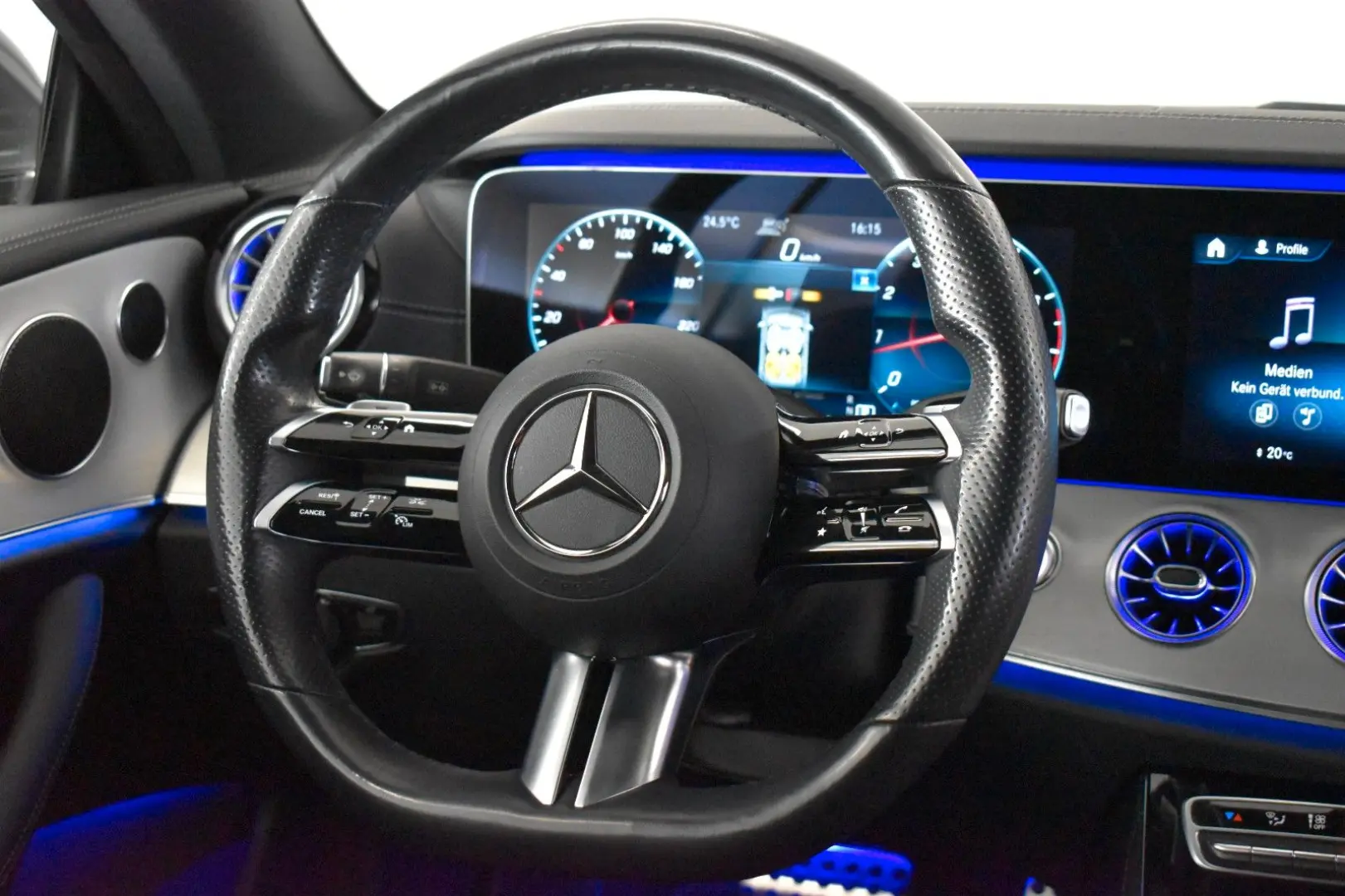E 200 Coupe AMG LINE  MULTIBEAM KAMERA WIDE HUD