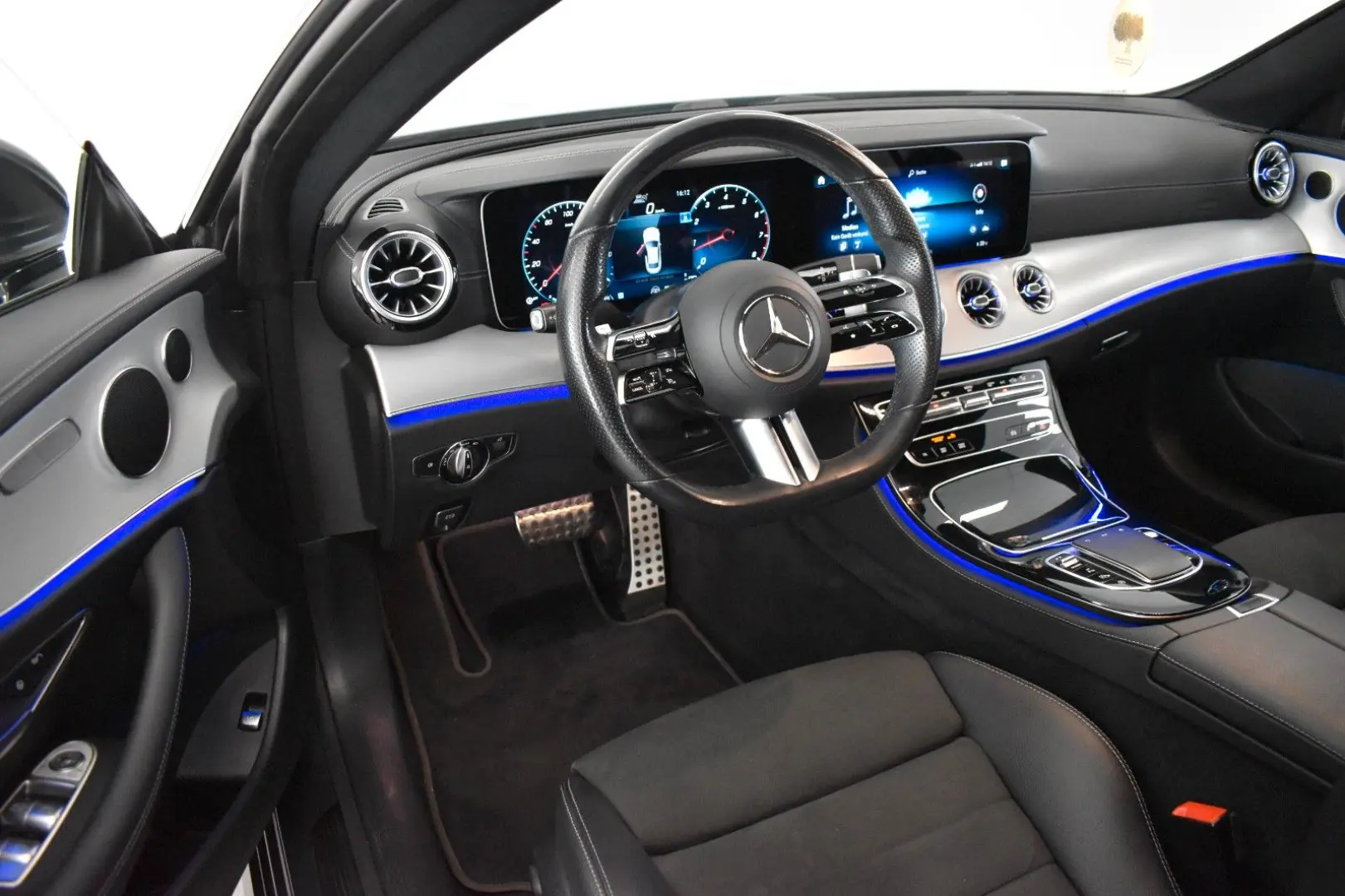 E 200 Coupe AMG LINE  MULTIBEAM KAMERA WIDE HUD