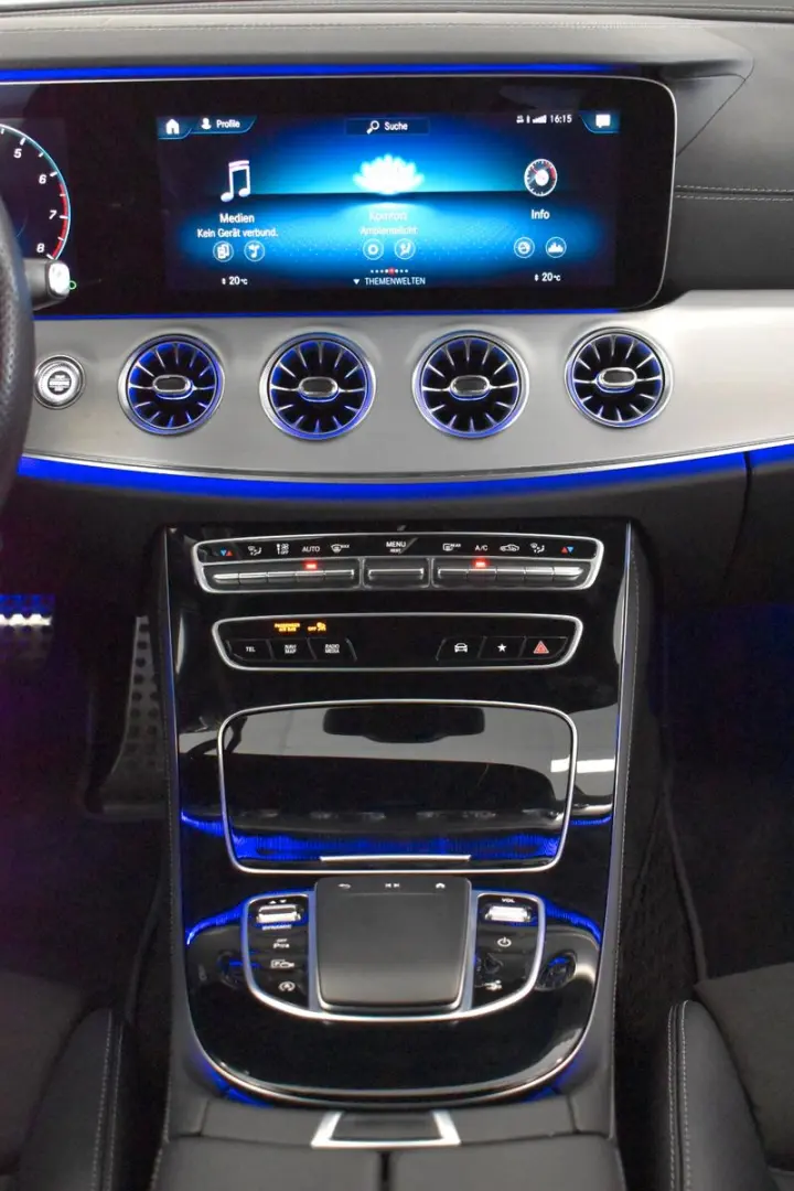 E 200 Coupe AMG LINE  MULTIBEAM KAMERA WIDE HUD