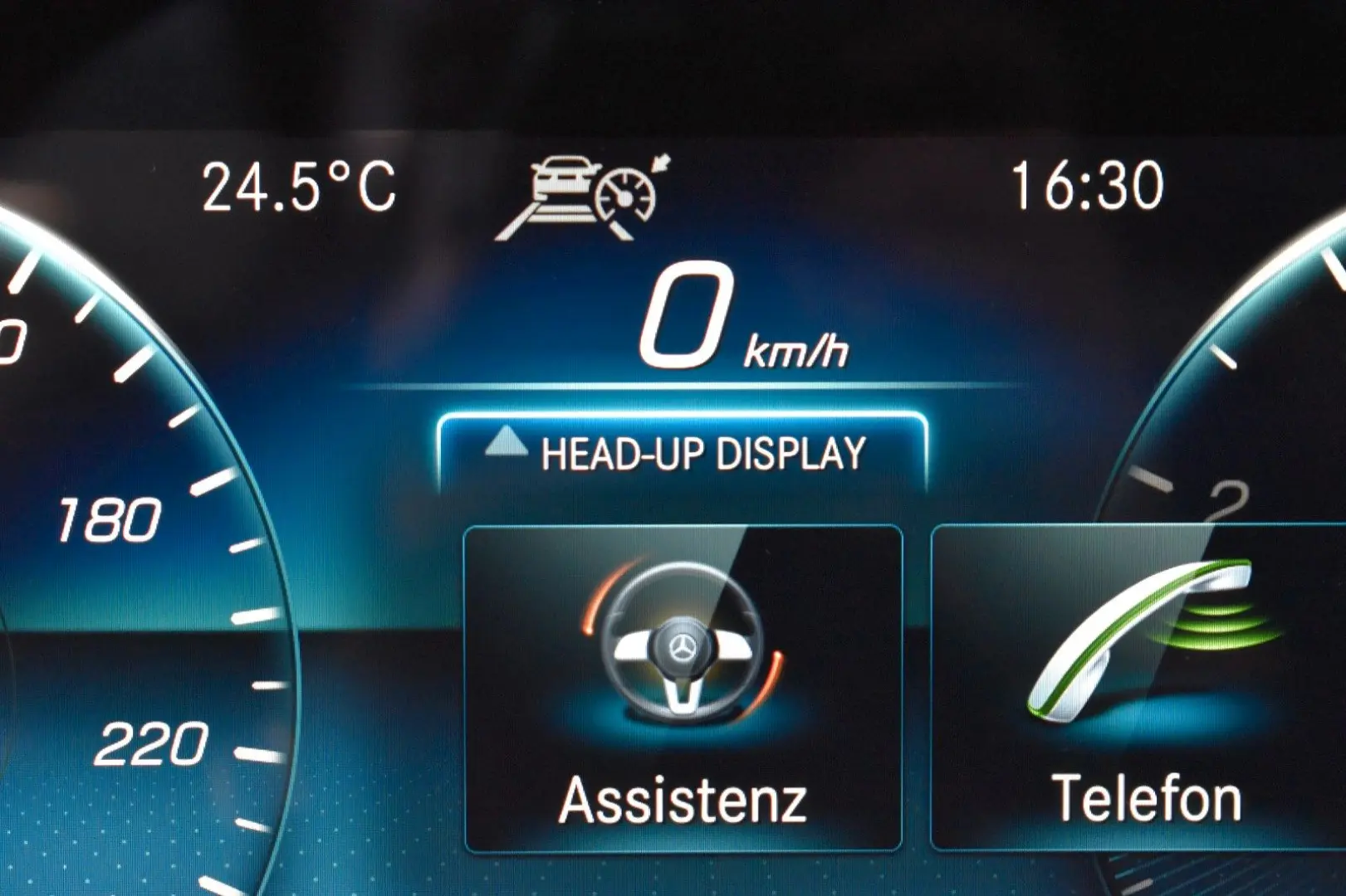 E 200 Coupe AMG LINE  MULTIBEAM KAMERA WIDE HUD