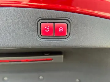 E 200 COUPE 9G  AMG-LINE WIDESCREEN 360  KEYLESS