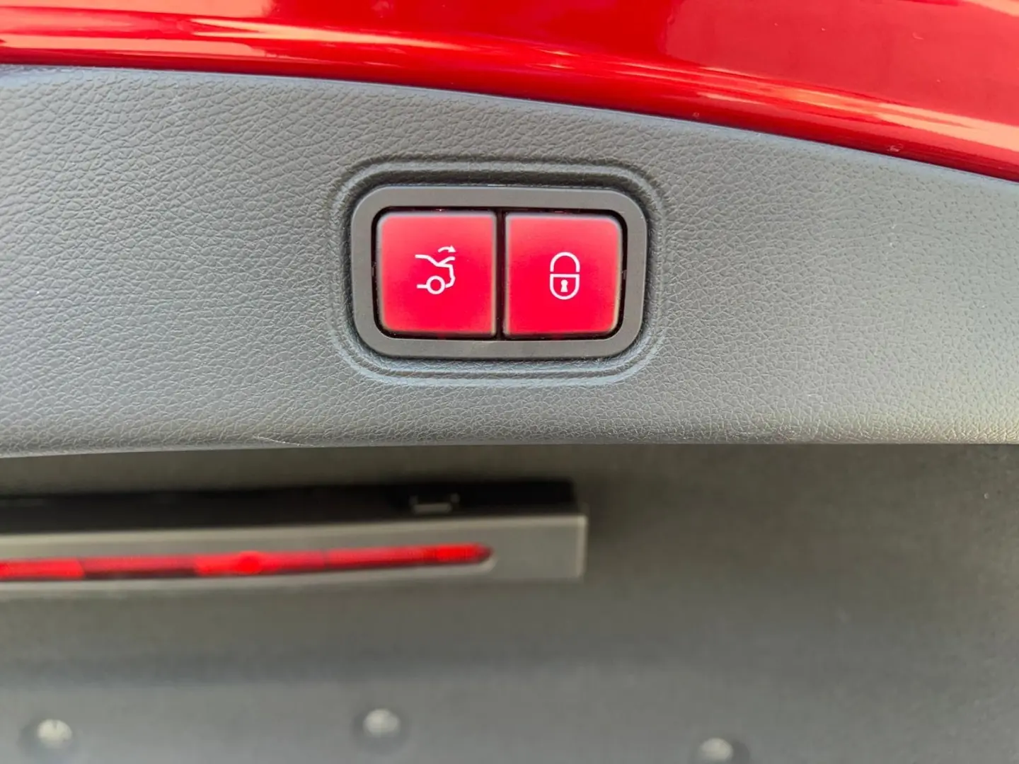 E 200 COUPE 9G  AMG-LINE WIDESCREEN 360  KEYLESS