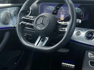 E 200 COUPE 9G  AMG-LINE WIDESCREEN 360  KEYLESS