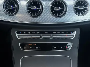 E 200 COUPE 9G  AMG-LINE WIDESCREEN 360  KEYLESS