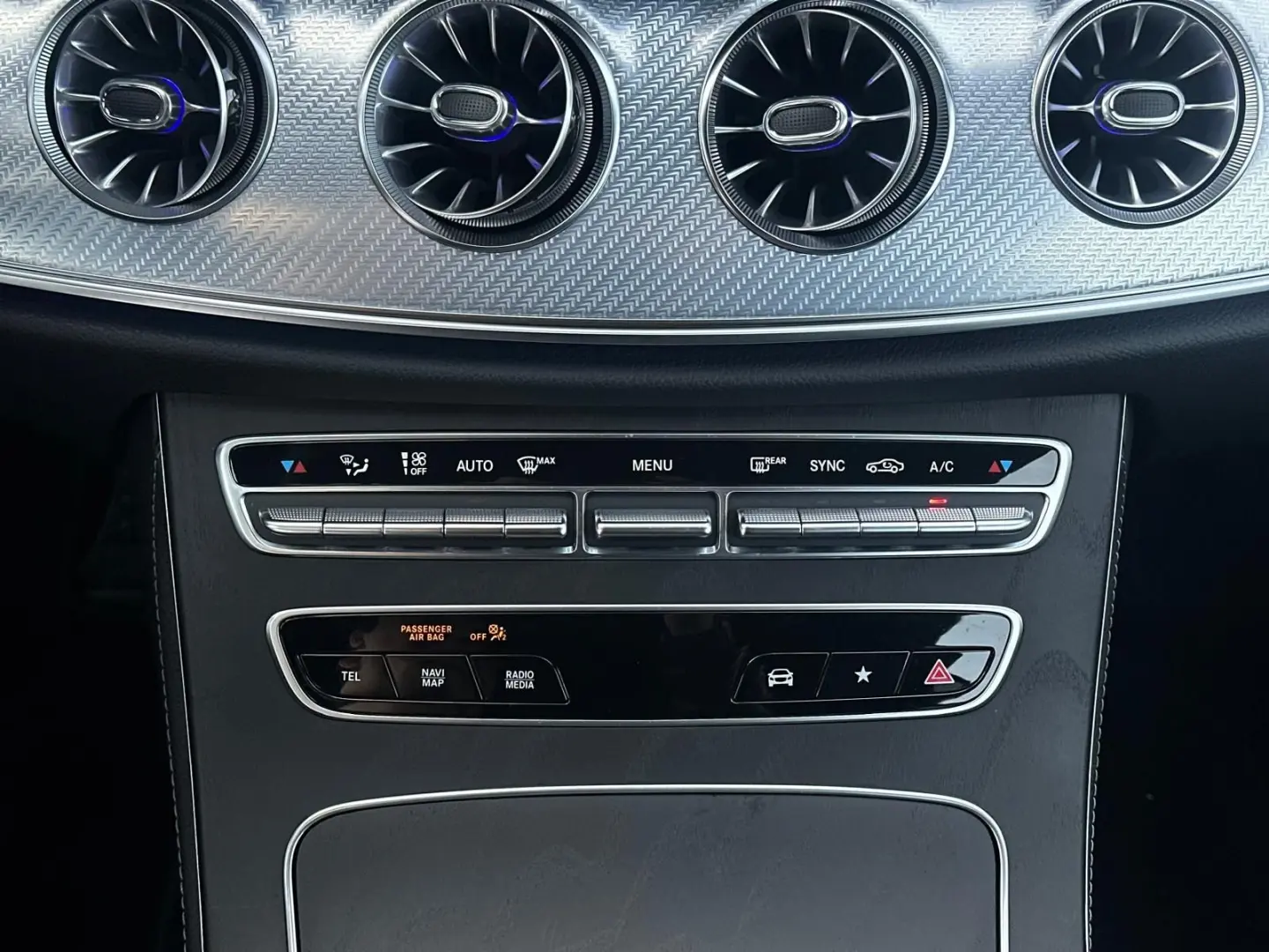 E 200 COUPE 9G  AMG-LINE WIDESCREEN 360  KEYLESS