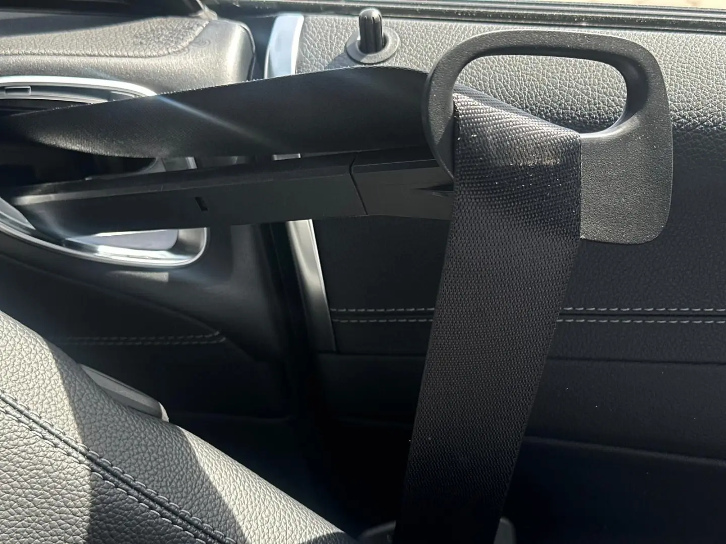 E 200 COUPE 9G  AMG-LINE WIDESCREEN 360  KEYLESS