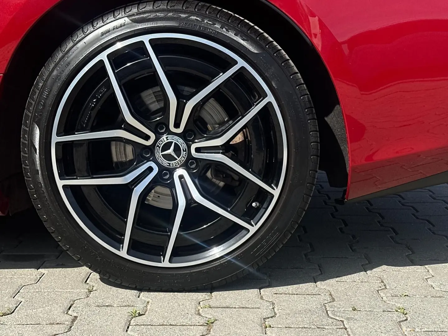 E 200 COUPE 9G  AMG-LINE WIDESCREEN 360  KEYLESS