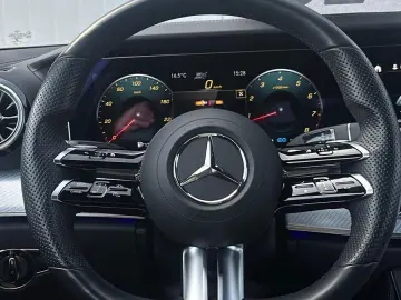 E 200 COUPE 9G  AMG-LINE WIDESCREEN 360  KEYLESS