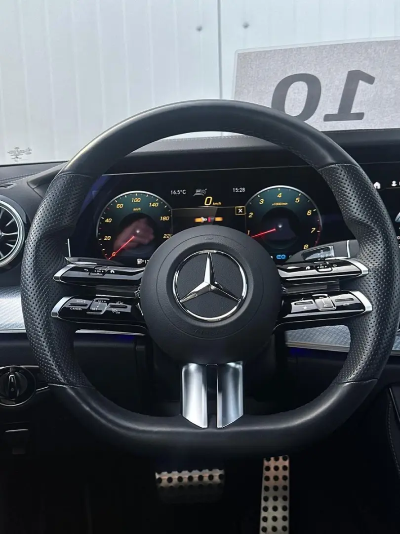 E 200 COUPE 9G  AMG-LINE WIDESCREEN 360  KEYLESS