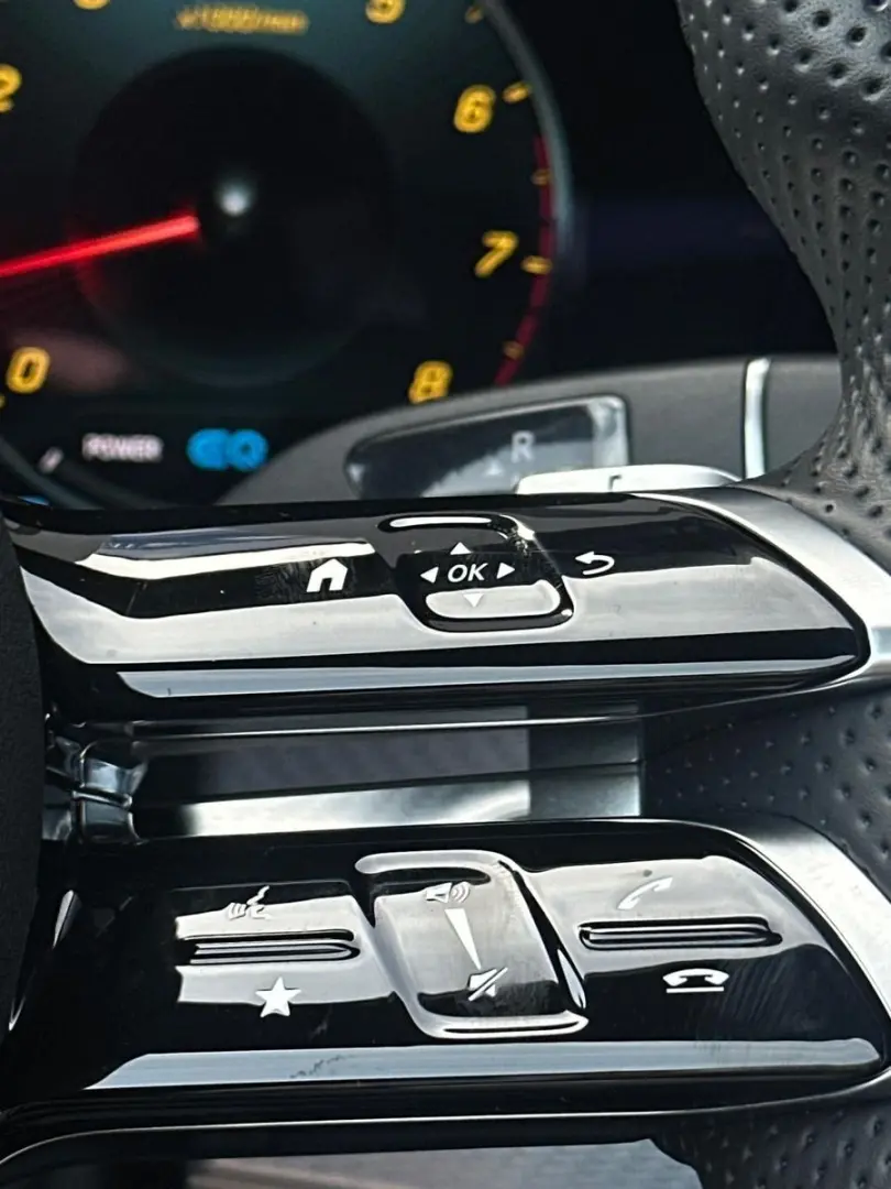 E 200 COUPE 9G  AMG-LINE WIDESCREEN 360  KEYLESS
