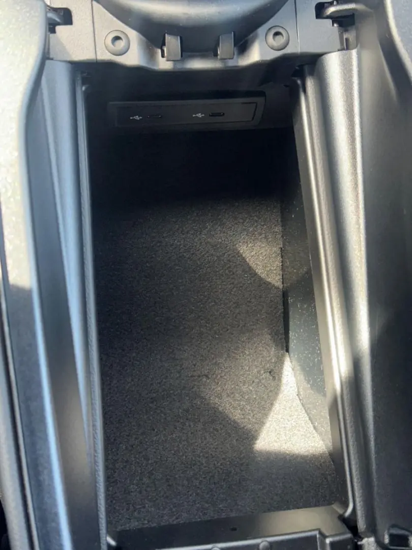 E 200 COUPE 9G  AMG-LINE WIDESCREEN 360  KEYLESS