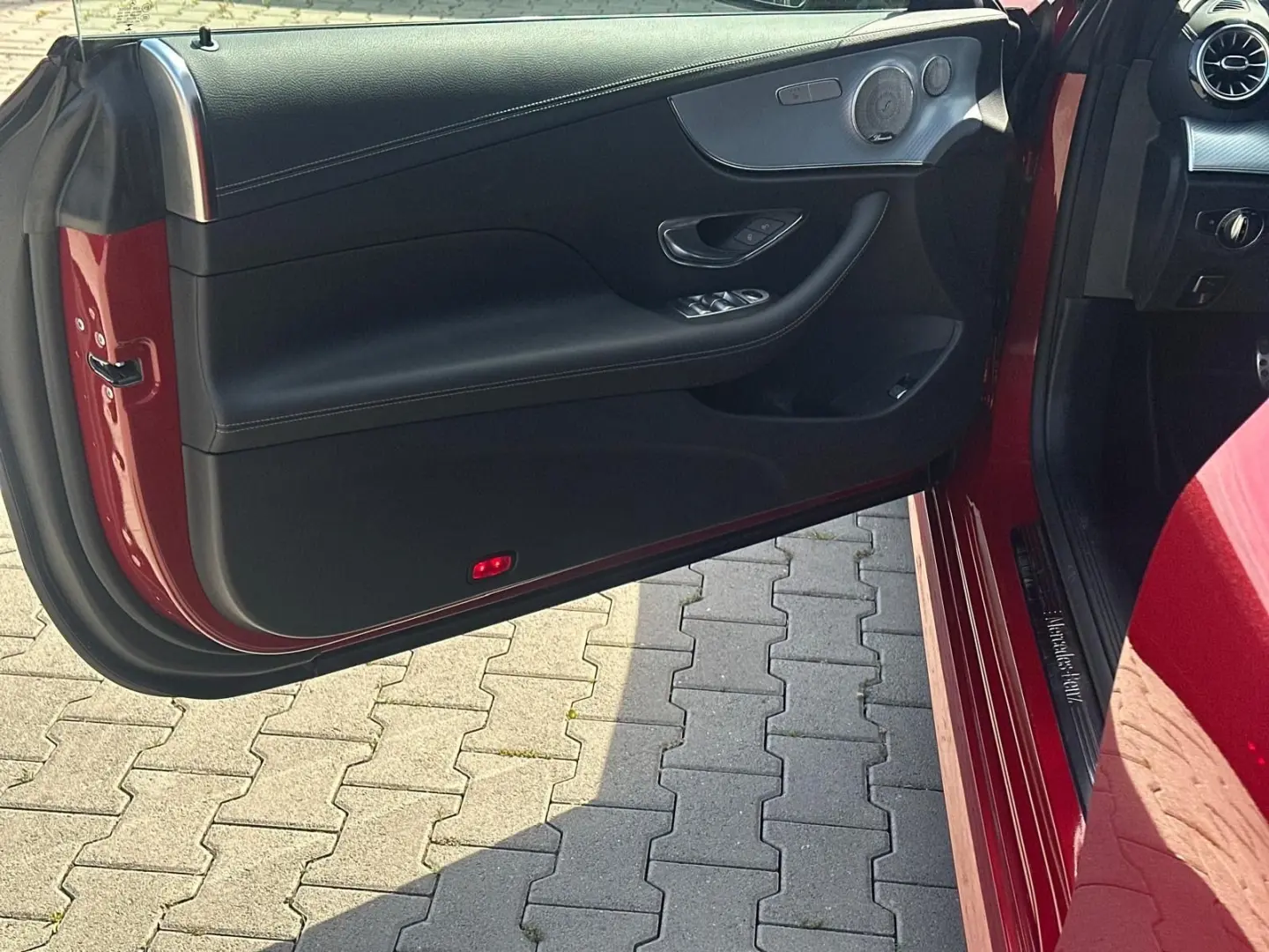 E 200 COUPE 9G  AMG-LINE WIDESCREEN 360  KEYLESS