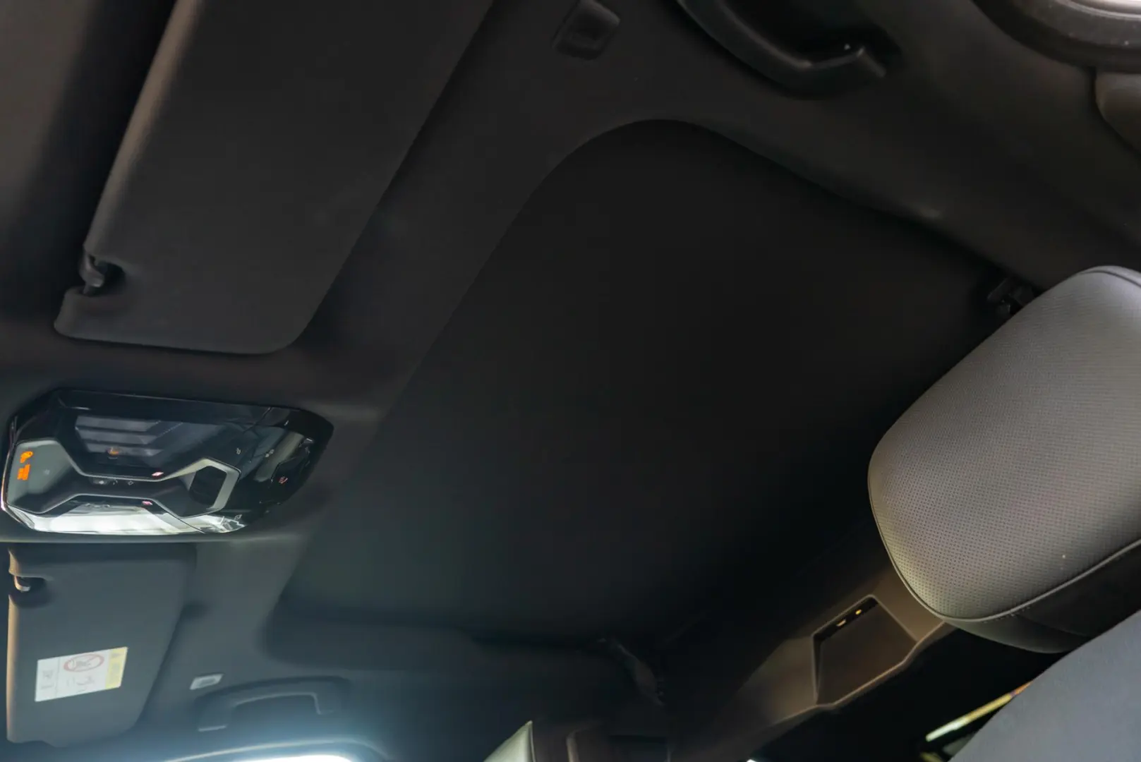 BMW Seria 7 750e xDrive G70