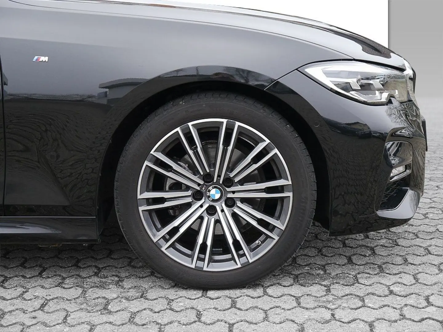 320i Lim. M Sport A.  LED LIVE PROF. RFK