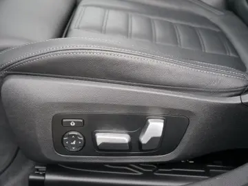 320i Lim. M Sport A.  LED LIVE PROF. RFK
