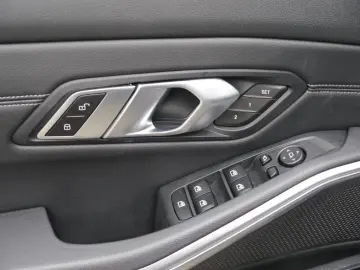 320i Lim. M Sport A.  LED LIVE PROF. RFK