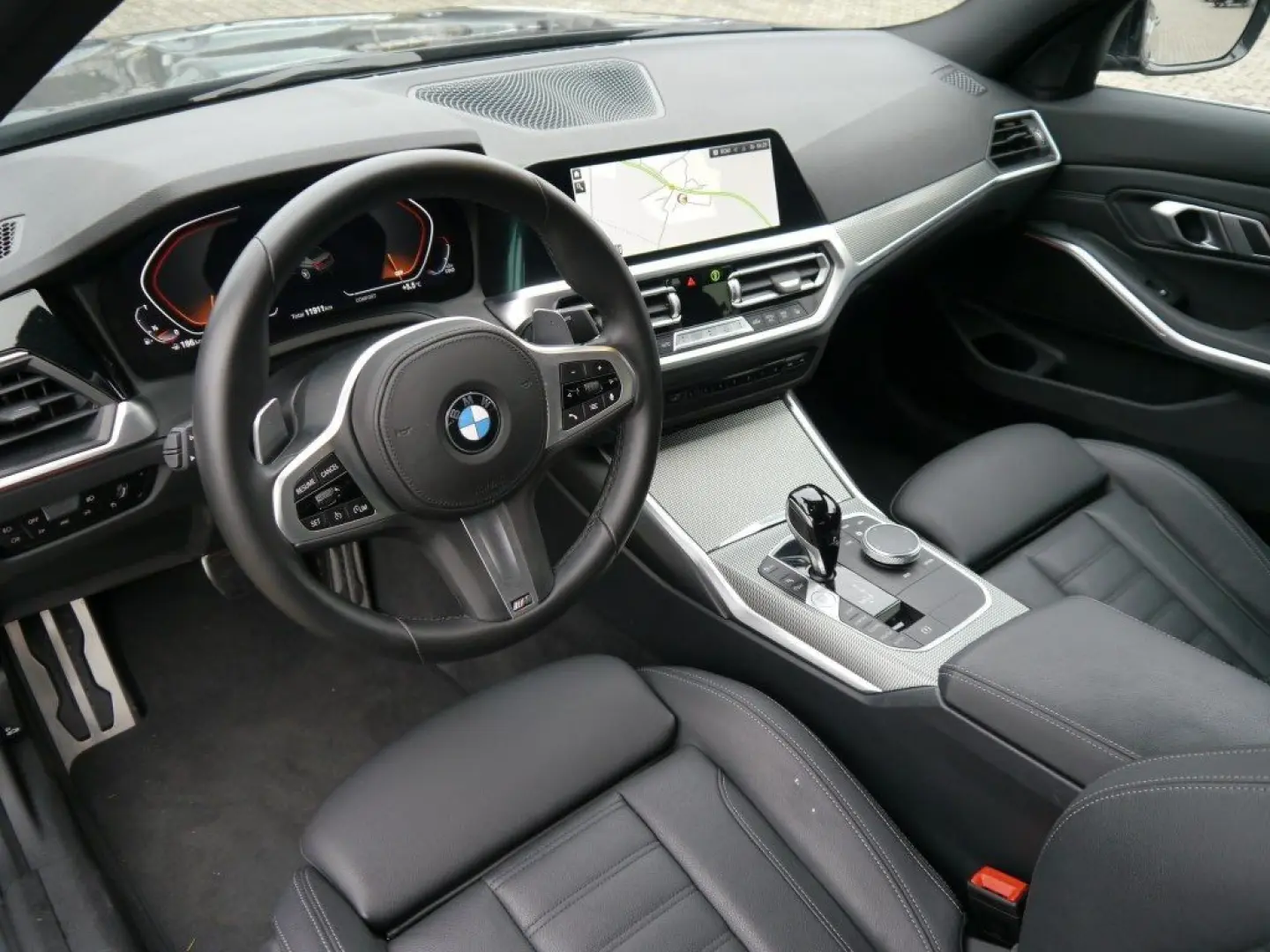 320i Lim. M Sport A.  LED LIVE PROF. RFK