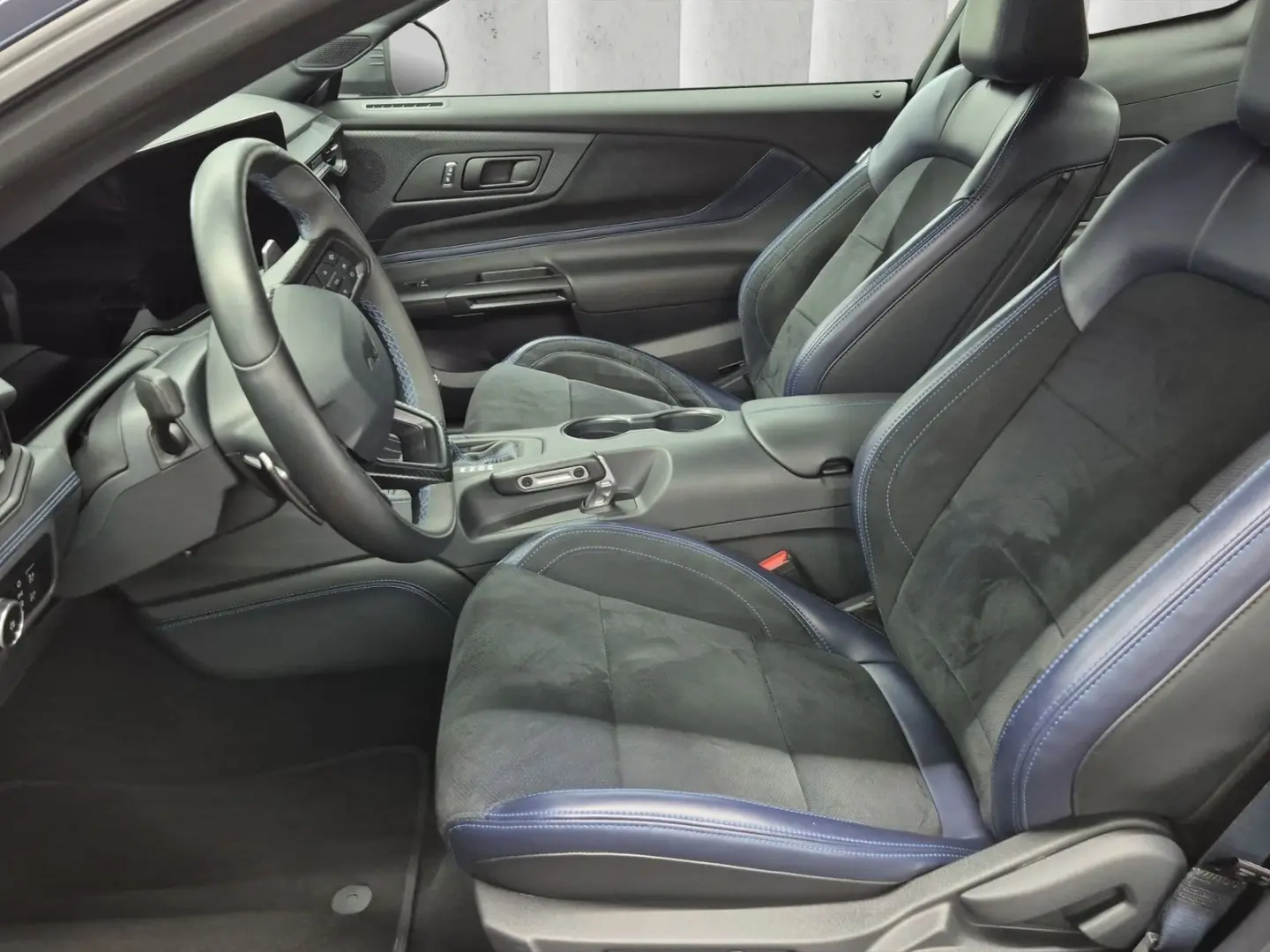 Mustang DARK HORSE 5.0 V8   PDC   RFK   Navi   A