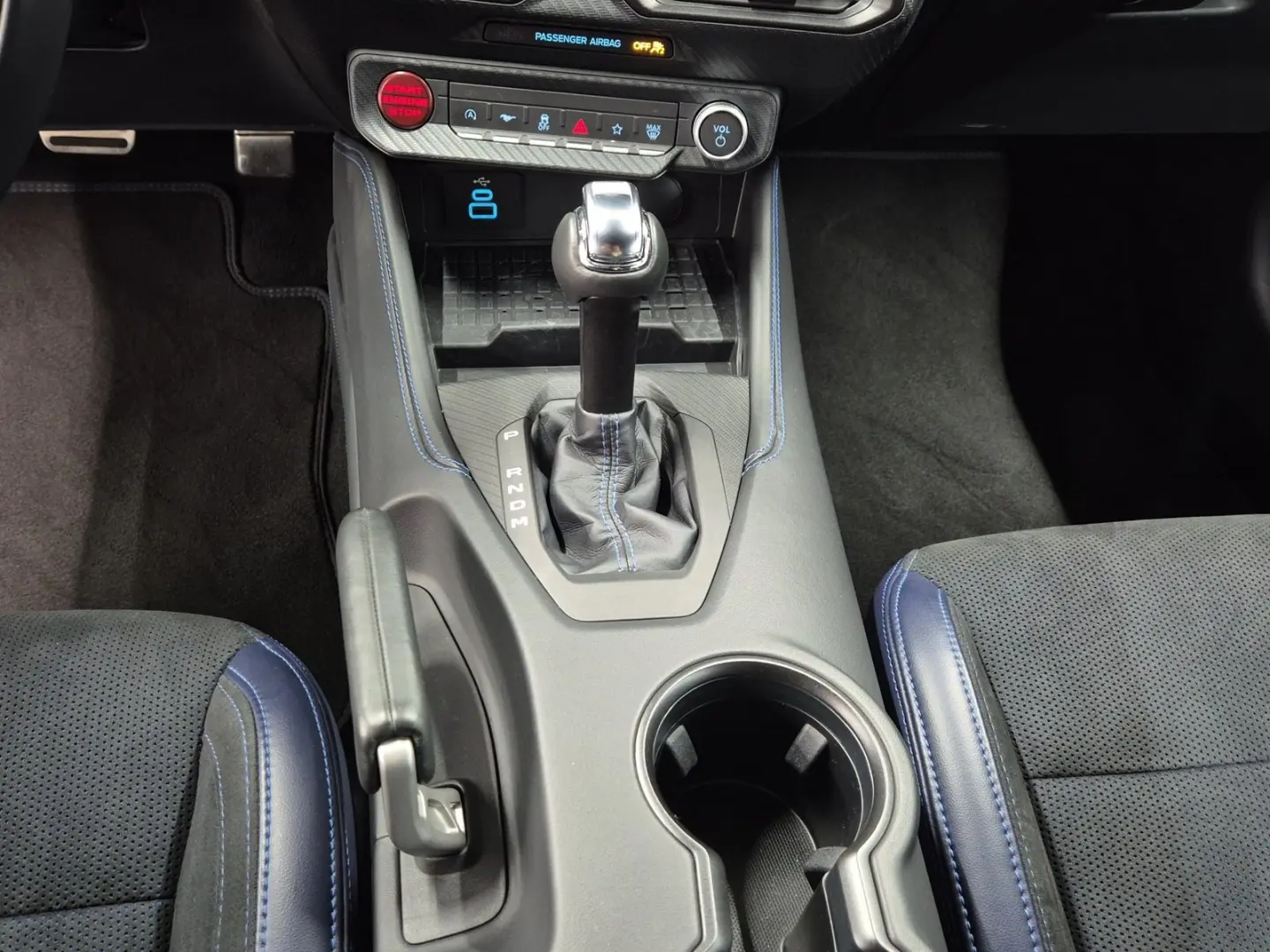 Mustang DARK HORSE 5.0 V8   PDC   RFK   Navi   A