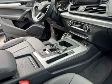 Q5 TFSI S-Line QUATTRO BENZIN 13.000km 1.Hand
