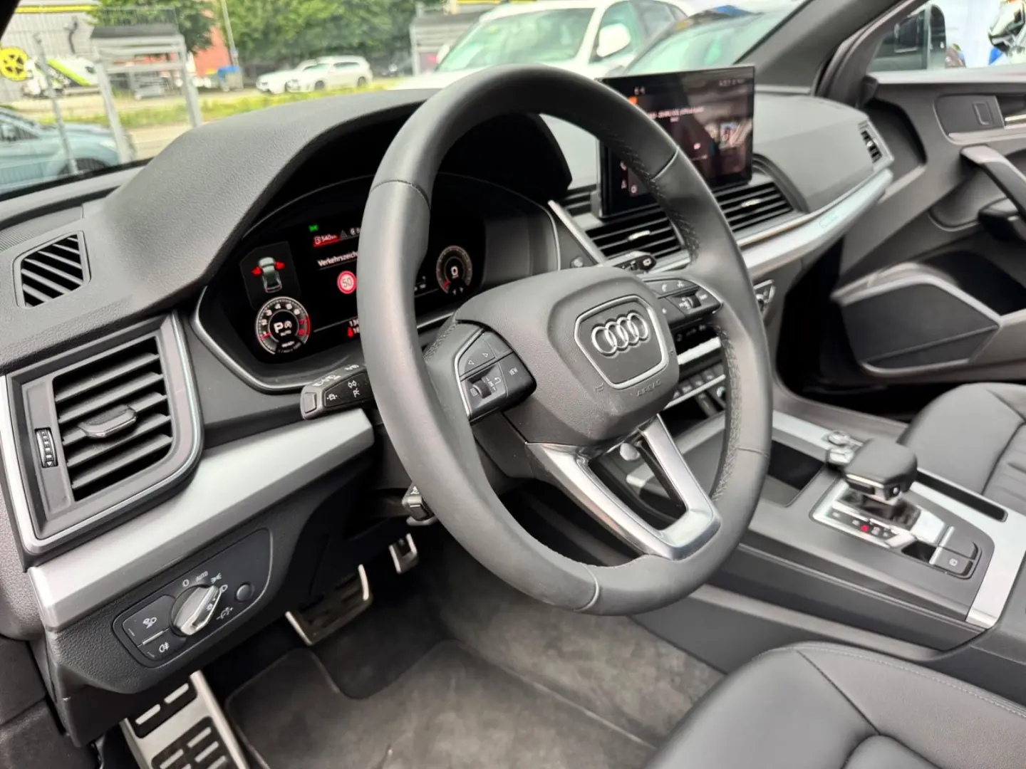 Q5 TFSI S-Line QUATTRO BENZIN 13.000km 1.Hand