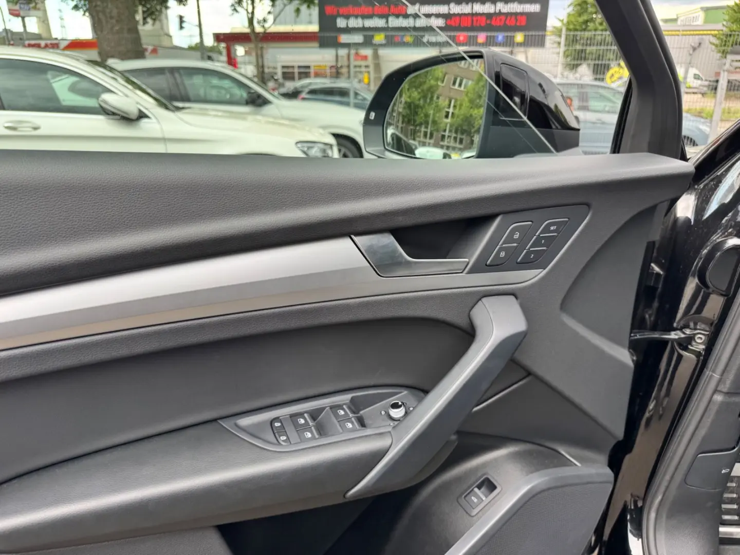 Q5 TFSI S-Line QUATTRO BENZIN 13.000km 1.Hand