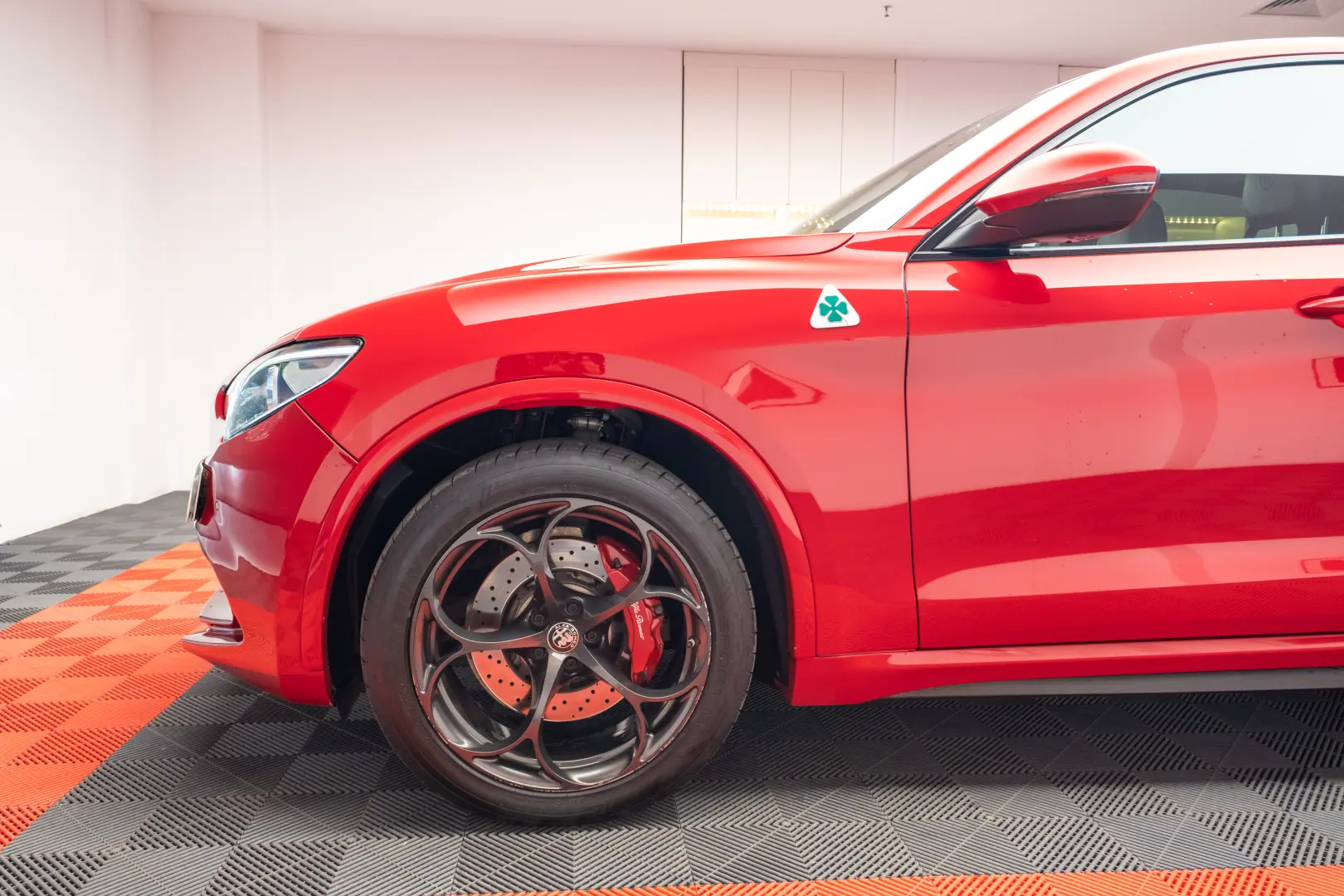 Alfa Romeo Stelvio V6 2.9 Bi-Turbo AT8-Q4 Quadrifoglio
