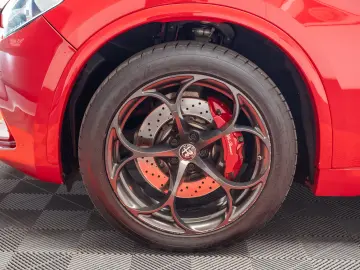 Alfa Romeo Stelvio V6 2.9 Bi-Turbo AT8-Q4 Quadrifoglio