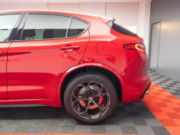 Alfa Romeo Stelvio V6 2.9 Bi-Turbo AT8-Q4 Quadrifoglio