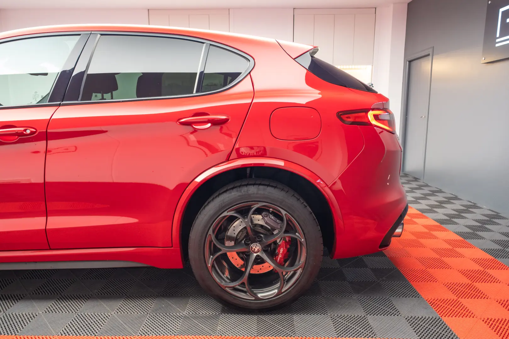 Alfa Romeo Stelvio V6 2.9 Bi-Turbo AT8-Q4 Quadrifoglio