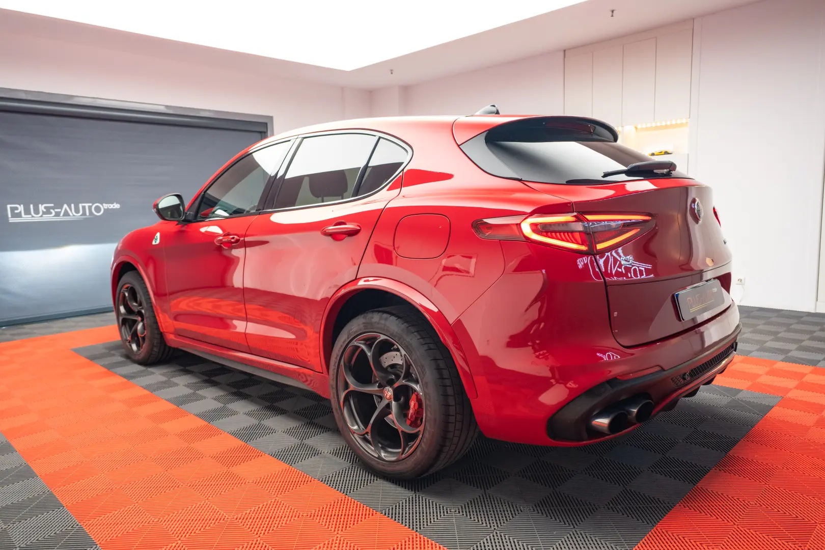 Alfa Romeo Stelvio V6 2.9 Bi-Turbo AT8-Q4 Quadrifoglio